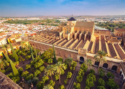  Mezquita de Córdoba:  ศาสนสถานอันเก่าแก่ที่สะท้อนอารยธรรมผสมผสาน!